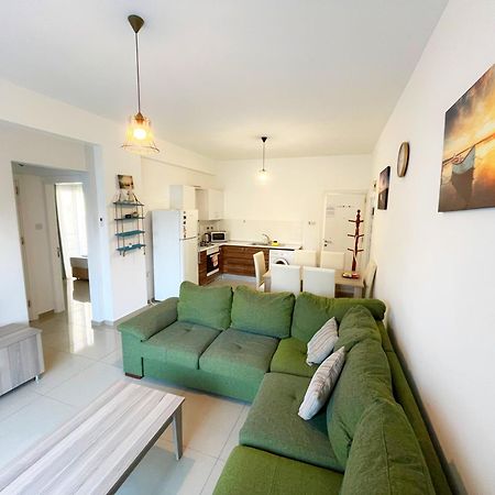 Quitet Two Bedroom Apartment With Private Garden Lukomorye D2 Karavas  Exterior photo