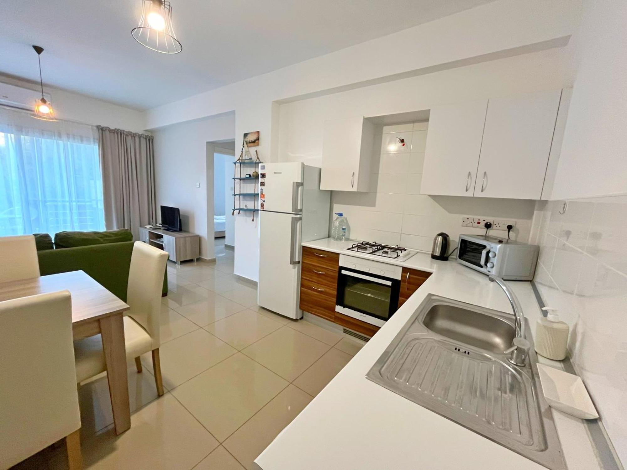 Quitet Two Bedroom Apartment With Private Garden Lukomorye D2 Karavas  Exterior photo